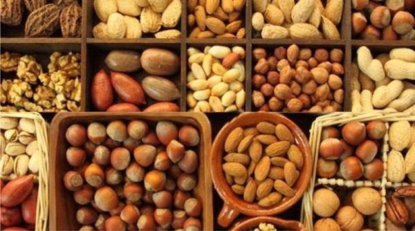 High-quality-nuts-and-kennels-chestnuts-coconuts-600x334-1.jpg